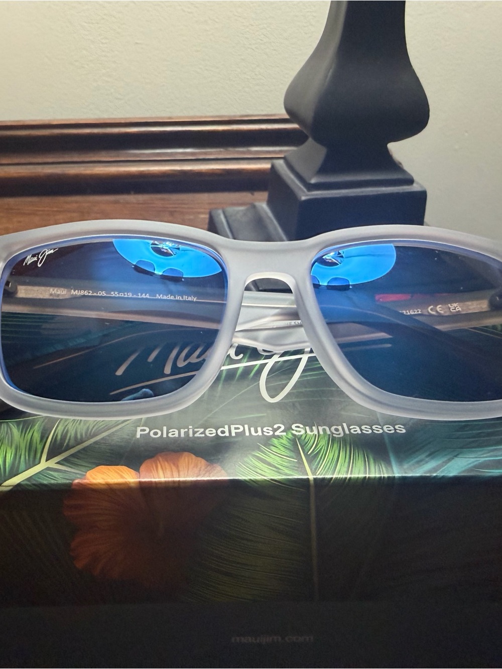 Maui Jim Stone Shack Polarized Plus 2 Frosted White Frame with Blue Mirrors